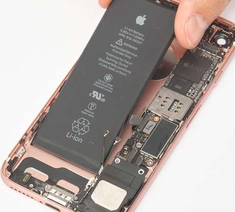 Заміна акумулятора iPhone 7